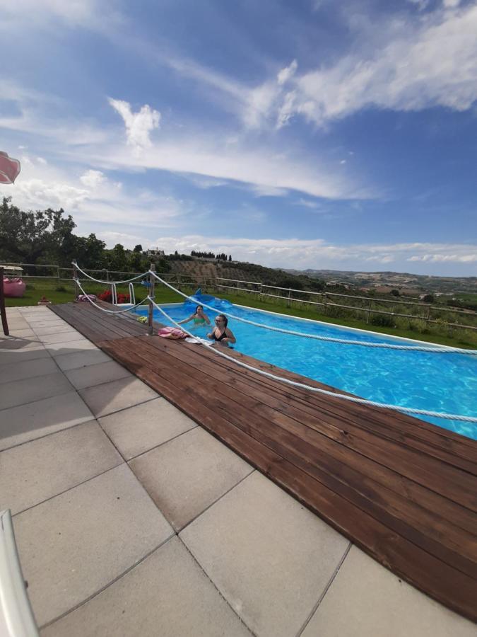 B&B La Casa In Campagna Collecorvino Luaran gambar