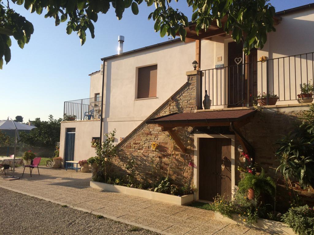 B&B La Casa In Campagna Collecorvino Luaran gambar